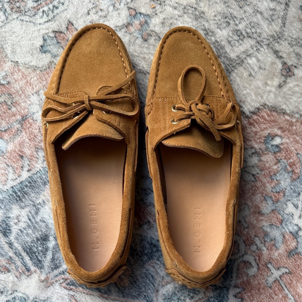 M. Gemi the Vela 38 worn once 38 (7.5)